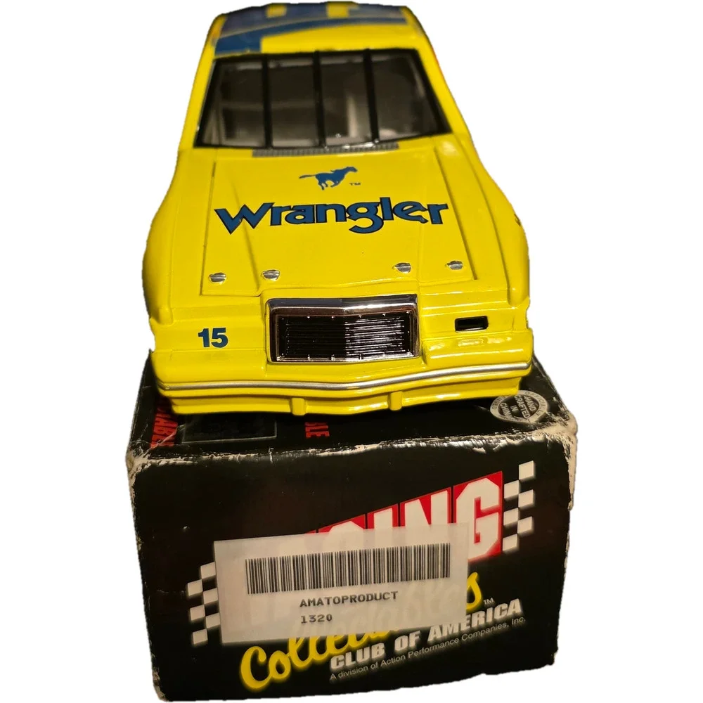 Dale Earnhardt 15 Wrangler RCCA 1:24 Scale Diecast Stock Car 1 of 10,000 Nascar